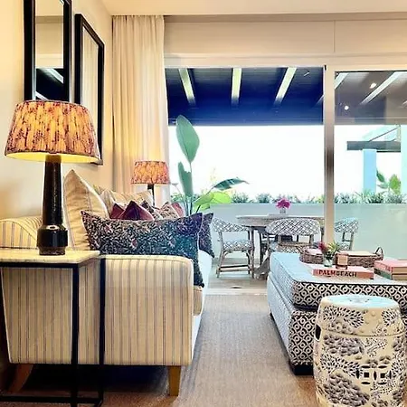 Park Club Apartment *